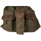 HUBERTUS Canvas Jagdrucksack groß – Frontansicht mit 3 aufgesetzten Taschen und Lederdetails