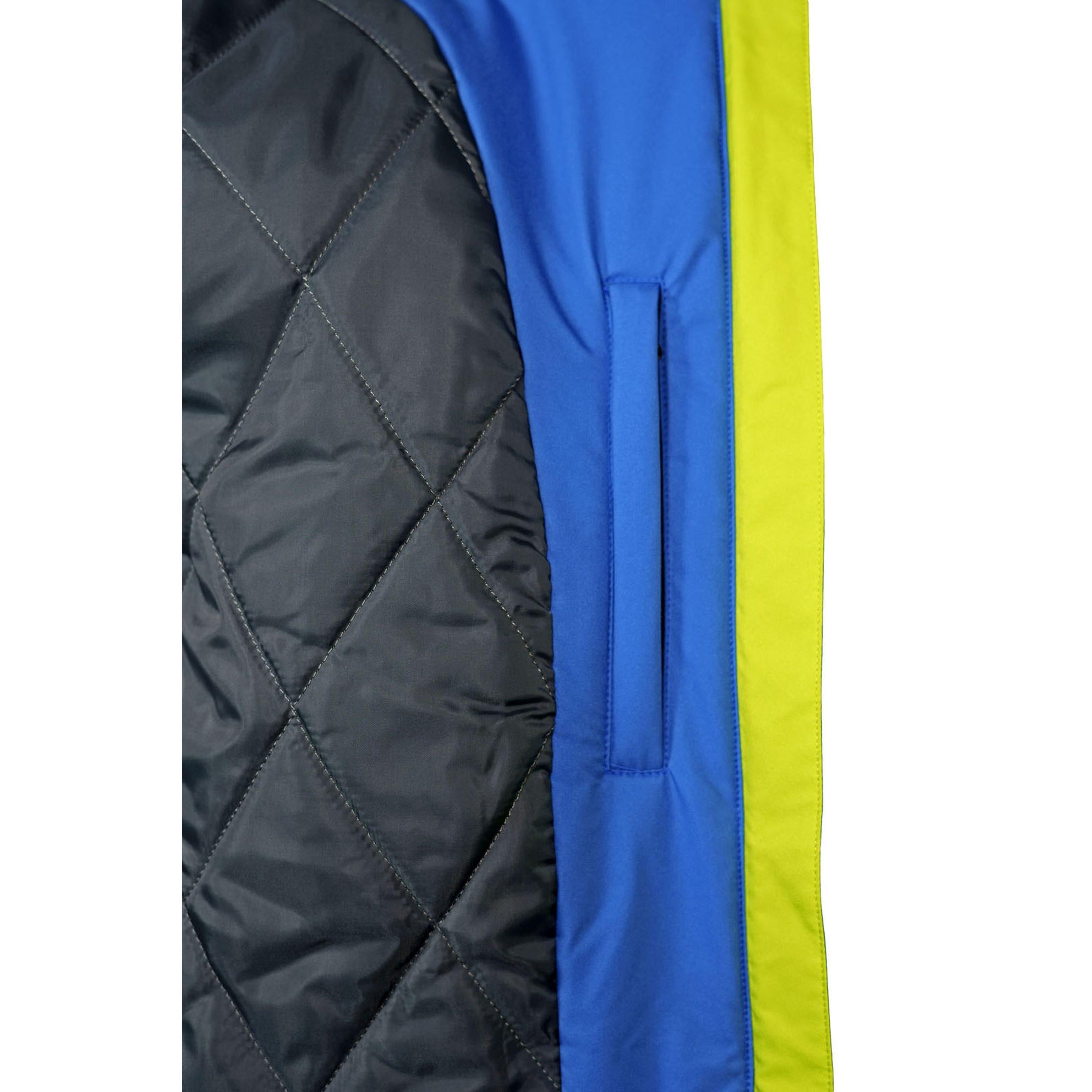 Detailansicht der Jacke JOE – sportlicher Outdoor-Look mit verstellbarem Saum & Fleecekapuze