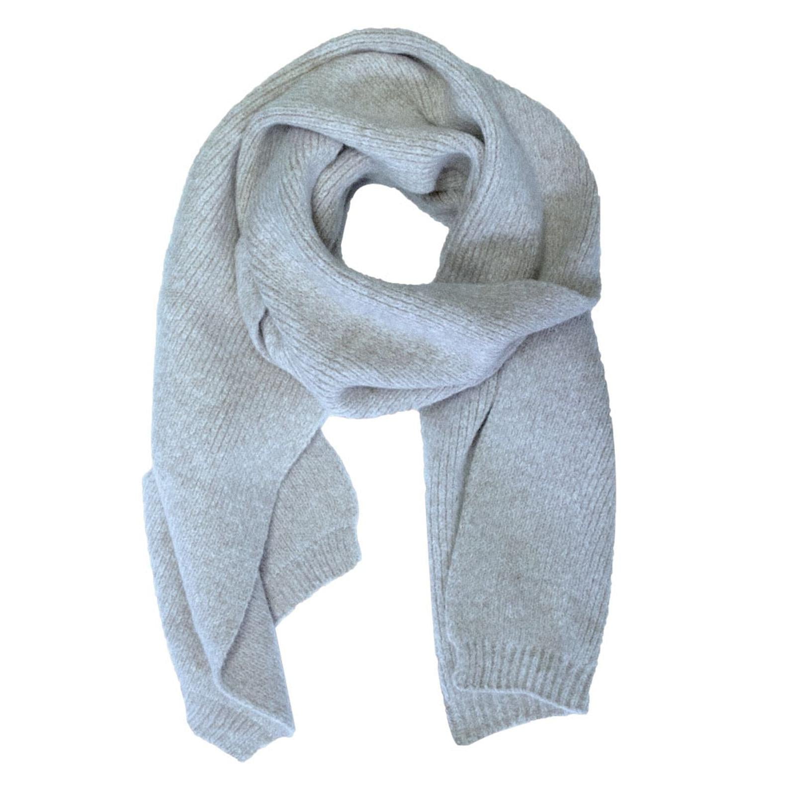 Damen Schal Fleecy – Vorderansicht locker getragen