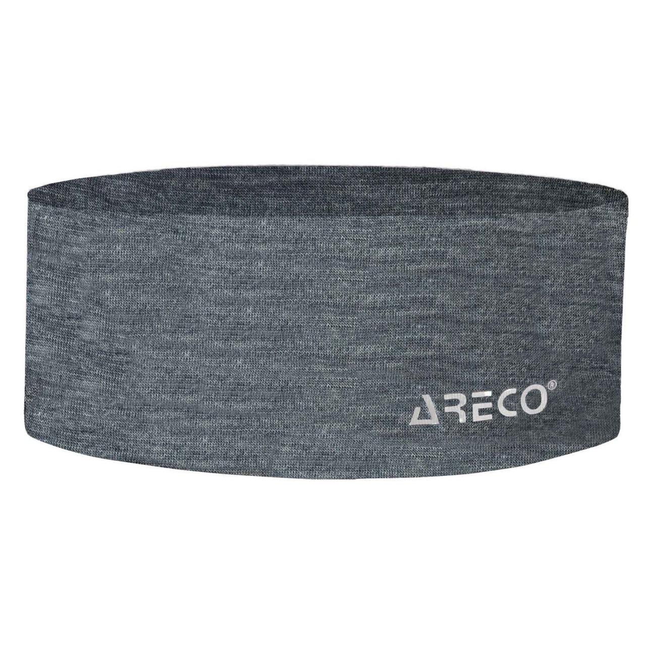 Merino-Stirnband in sportlichem Look – getragen beim Outdoor-Spaziergang