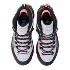 Trekkingschuh mit robustem Schnürsystem, gepolstertem Schaft und atmungsaktivem Textilkragen