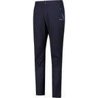 Seitliche Ansicht der Stretchhose mit Beintaschen