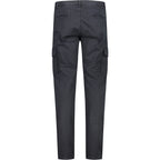 Rückansicht der Herrenhose mit zwei offenen Gesäßtaschen