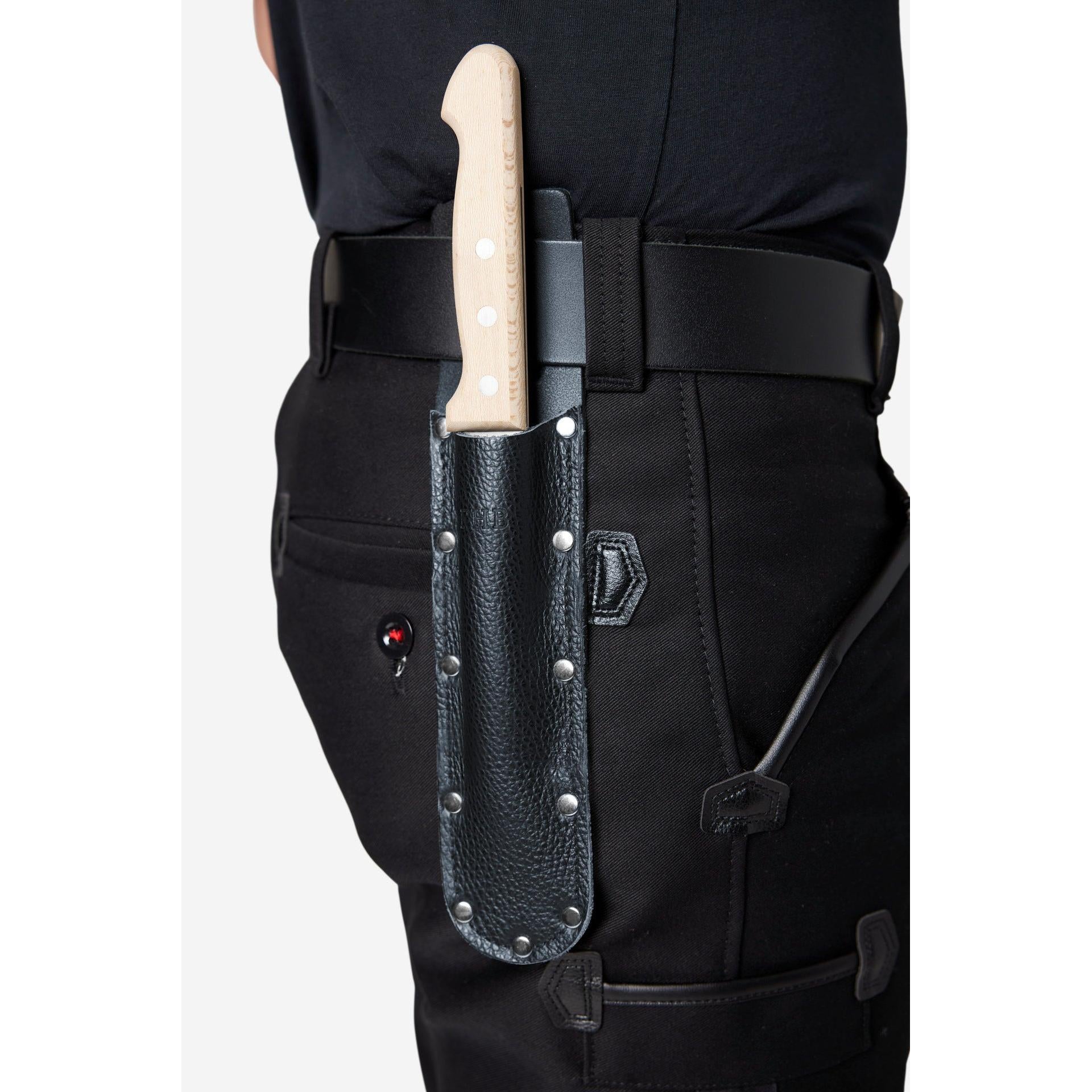 Seitenansicht lange Messertasche HENRIK aus Rindsleder