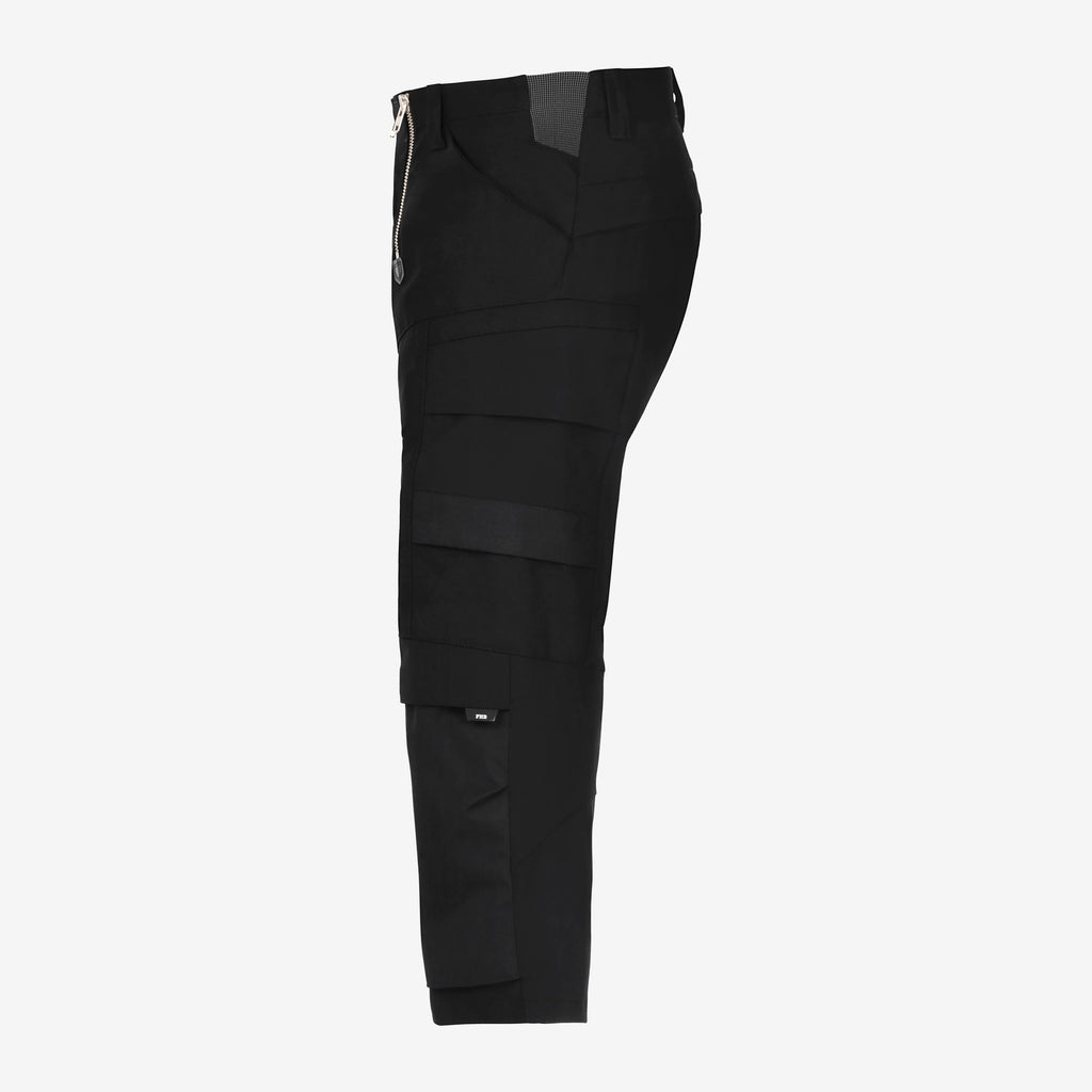 Seitenansicht FHB Piratenhose LOU mit funktionalen Taschen