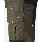 Detailansicht Knie- und Gesäßverstärkung der Fjällräven Barents Pro Trousers