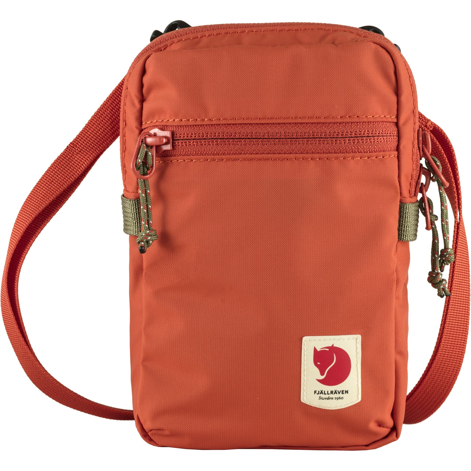 Vorderansicht der Fjällräven High Coast Pocket in rowan red