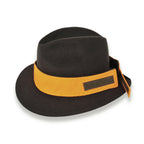 Seitenansicht verstellbares Hutband mit Klettverschluss