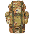 FOX Outdoor BW Kampfrucksack Vegetato von vorne mit Taschen und Klickverschlüssen