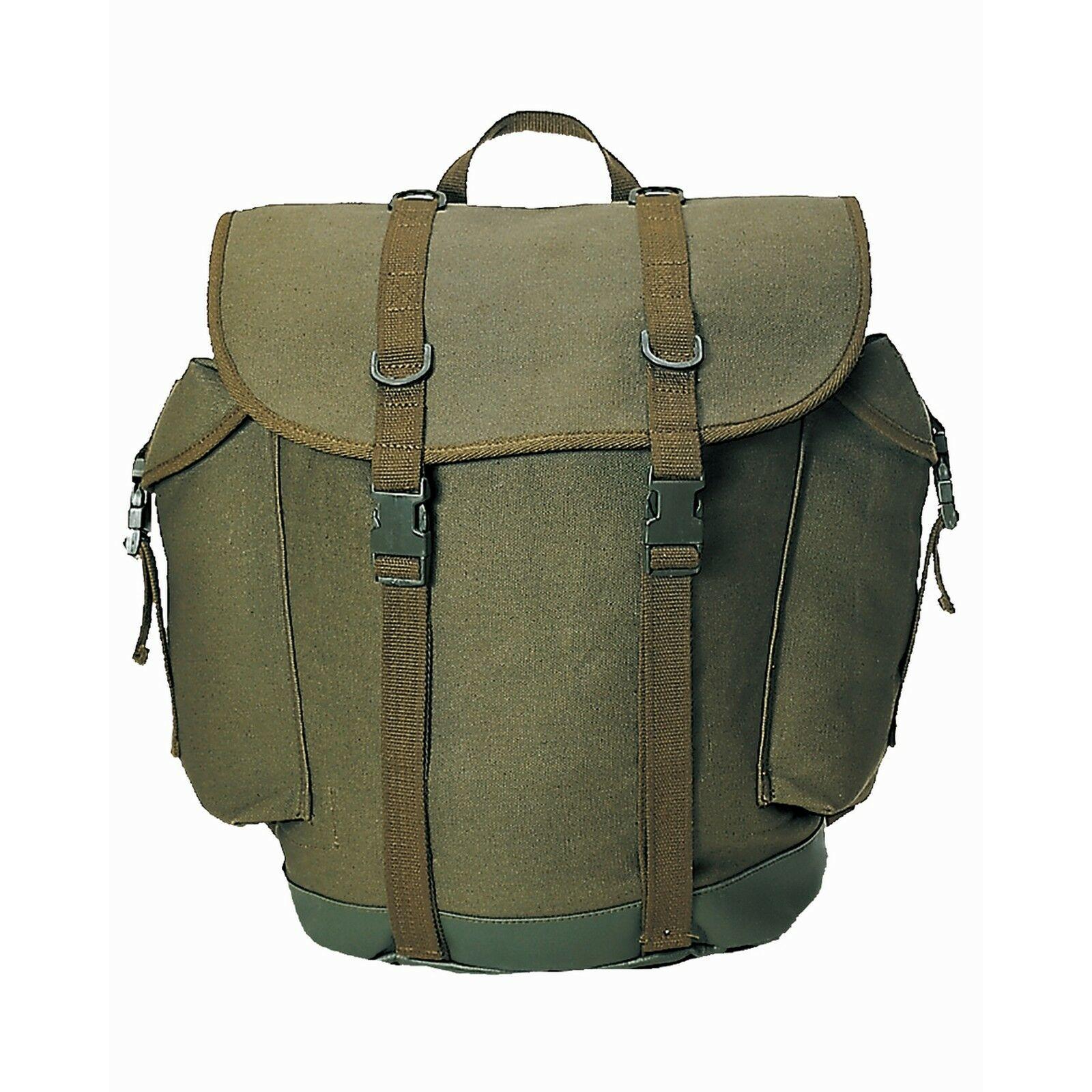 Vorderansicht des MIL-TEC BW Gebirgsrucksacks mit Schnallenverschluss