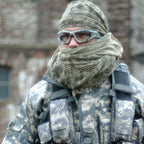 Detailansicht des feinmaschigen Netzmaterials im Tarnmuster