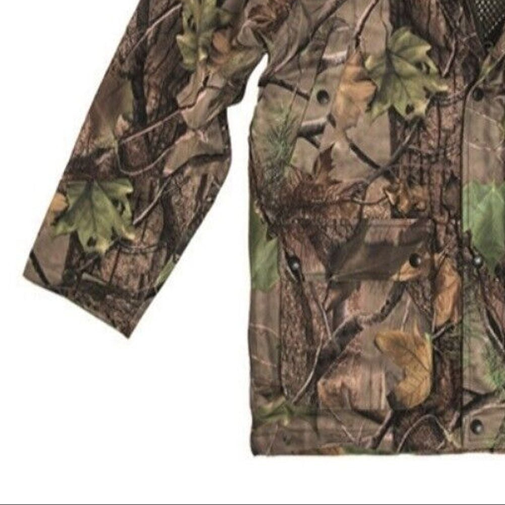 Detailansicht der MIL-TEC Jagdjacke mit Schrotpatronentasche